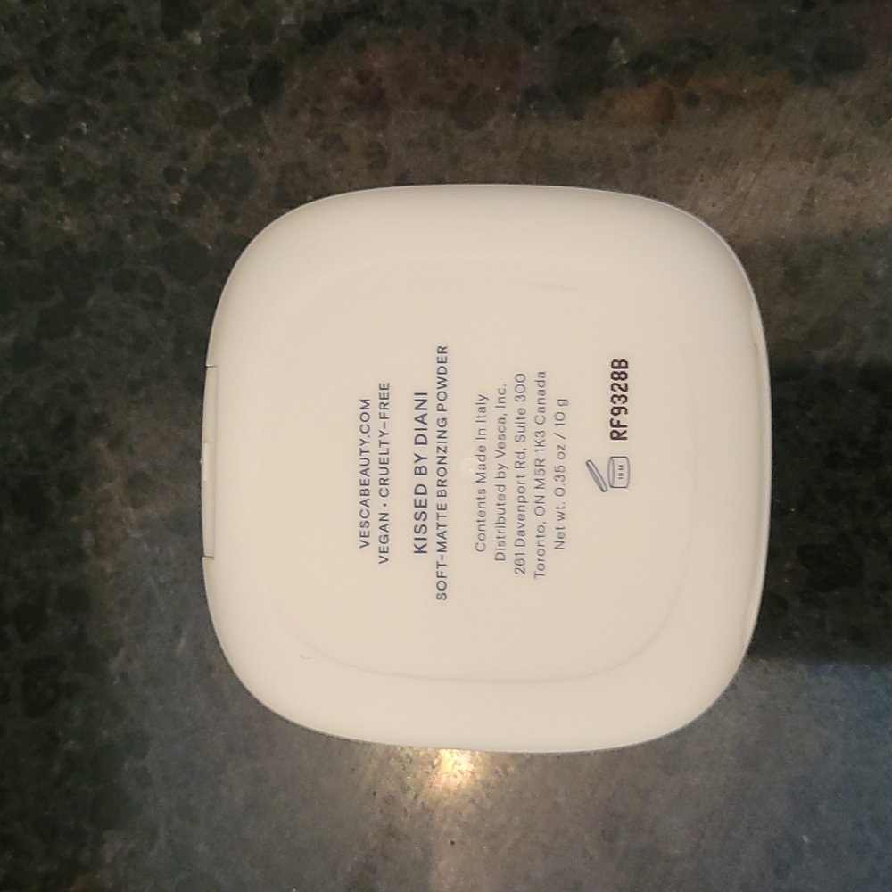 Bronzing Powder - Picture 2 of 2